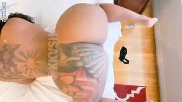 Big Ass Tattooed KKVSH Twerking