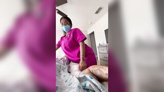 Nevvymas giving an excellent service to his patient