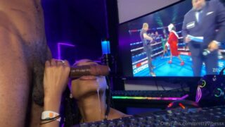 Prettyvibessx Sucking a big dick in gamingroom