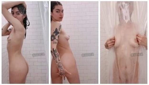 Skinny Xofreja Bathing naked for her onlyfans