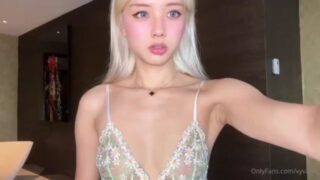 Vyvan Le See Through Lingerie Try On Onlyfans Video Leaked